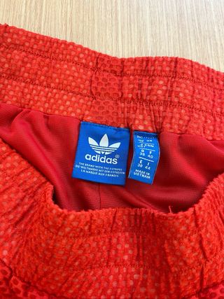 Pantalones cortos deportivos Adidas rojos