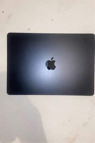 MacBook Air 13’ M2 (2022) MacOS Tahoe 26.2