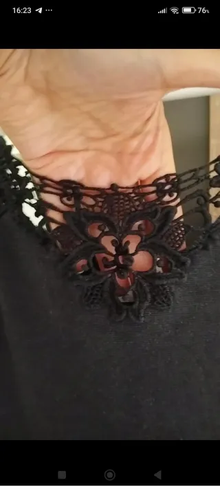 Camiseta Rouje Negra Encaje