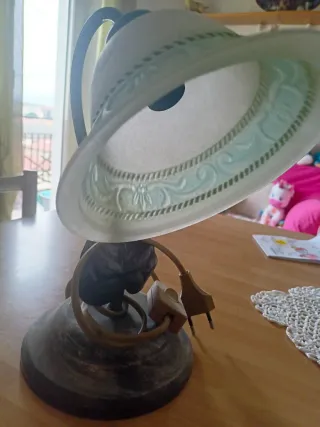 Lampada da tavolo in vetro e metallo