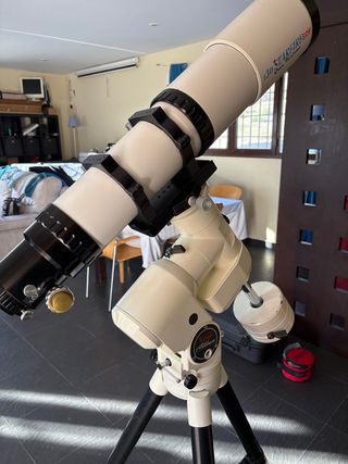 Montura Vixen Atlux para telescopio