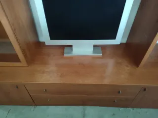 Móvel de sala com estante em madeira