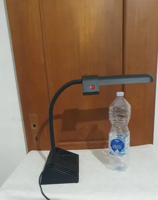 Lampada da tavolo flessibile