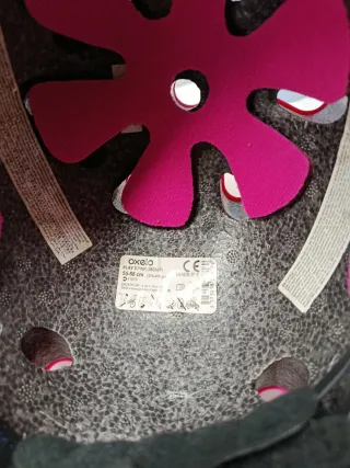 Casco rosa para patinar