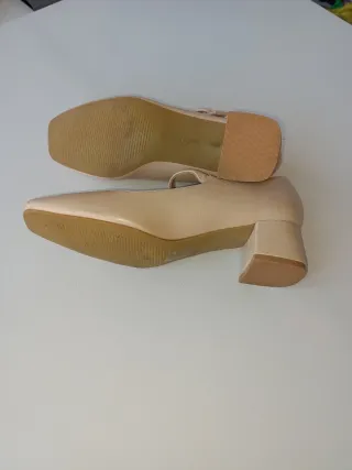 Zapatos Merceditas Beige Charol Talla 39