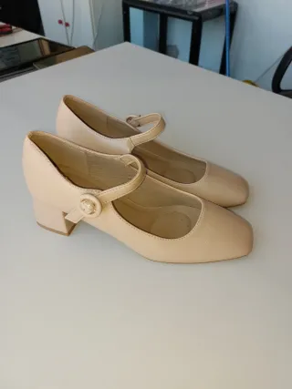 Zapatos Merceditas Beige Charol Talla 39