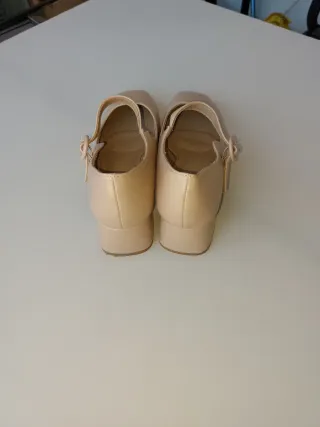 Zapatos Merceditas Beige Charol Talla 39