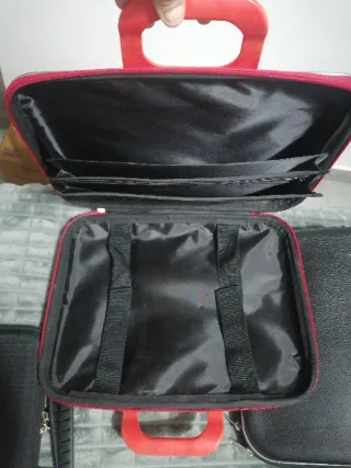 Confezione da 13 borse per laptop nero, blu, rosso