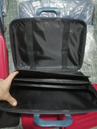 Confezione da 13 borse per laptop nero, blu, rosso