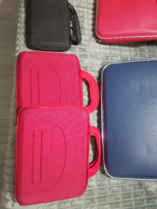 Confezione da 13 borse per laptop nero, blu, rosso