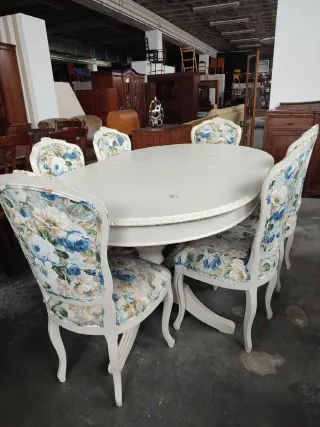 Conjunto Mesa Oval + 6 Cadeiras Estofadas