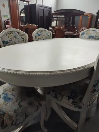 Conjunto Mesa Oval + 6 Cadeiras Estofadas
