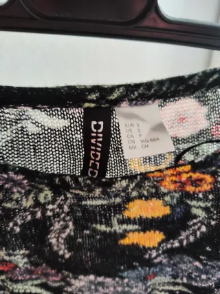 Blusa floral manga larga con encaje