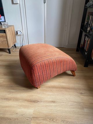 Reposapiés de tela y madera