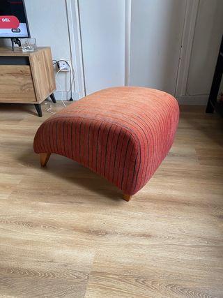 Reposapiés de tela y madera