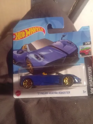 Hot Wheels 17 Pagani Huayra Roadster Azul
