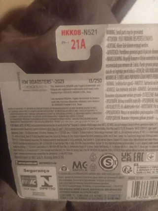 Hot Wheels 17 Pagani Huayra Roadster Azul