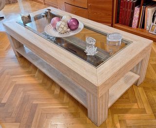 Mesa de centro de salón de madera y cristal