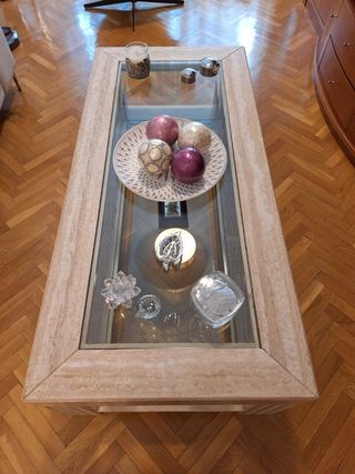 Mesa de centro de salón de madera y cristal