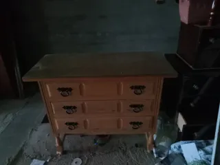 Mueble de madera estilo castellano