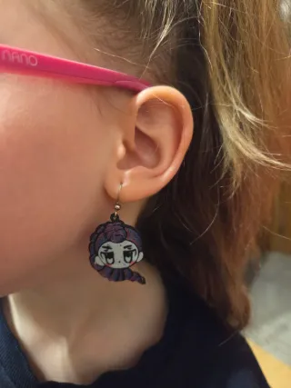 Pendientes K-pop guerreras multicolor