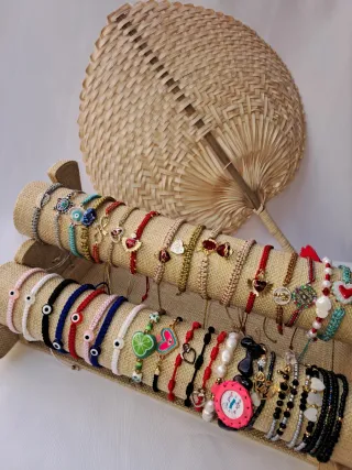 Alicante, collane e bracciali in macramè, oro golfi