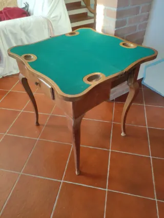 Tavolino '700 bois de rose con piano in pelle