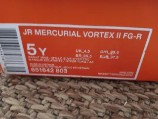 Scarpe da calcio Nike Orange Taglia 5Y. T.37.5