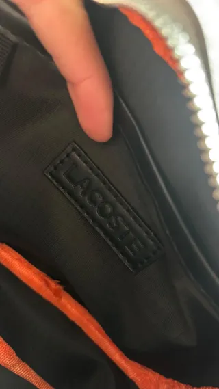 Bandolera Lacoste Gris y Blanca