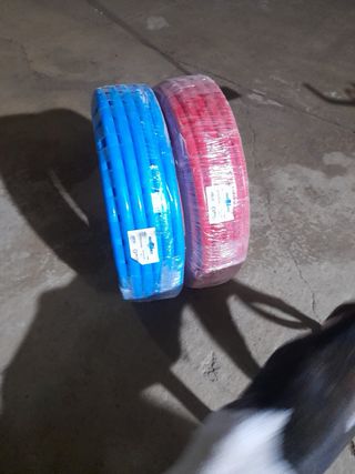 Tubos multicapa aislados azul y rojo 50m