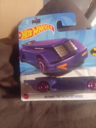 Coche Hot Wheels Batman Morado