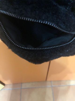 Zaino nero peloso con scritta pyrex brillantinata