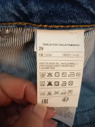 Pantalón vaquero clásico azul.