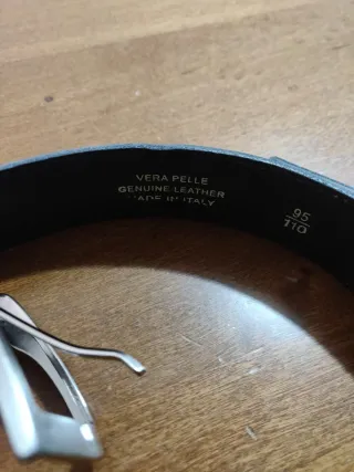 Cintura in pelle con fibbia argento