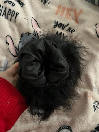 Calentadores negros peludos