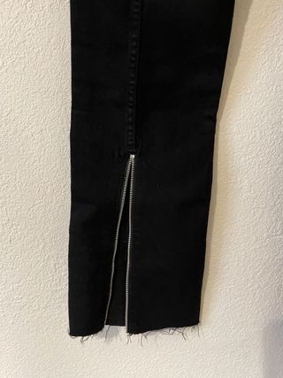 Pantalón vaquero negro Zara (Split Skinny)