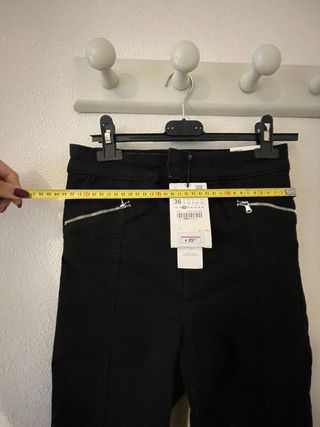 Pantalón vaquero negro Zara (Split Skinny)