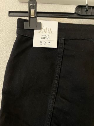 Pantalón vaquero negro Zara (Split Skinny)