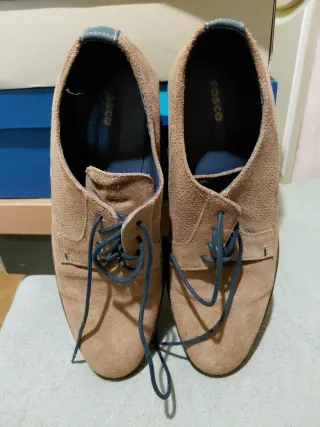 Zapatos de ante marrones