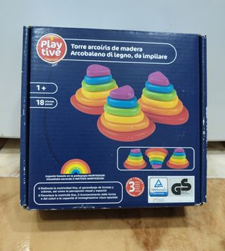 Nuova torre arcobaleno in legno