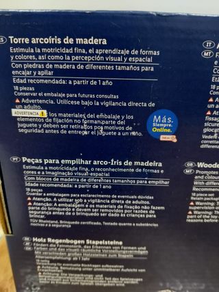 Nuova torre arcobaleno in legno