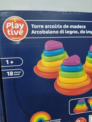Nuova torre arcobaleno in legno