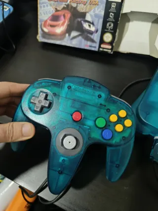 Nintendo N64 con pack espansione turchese