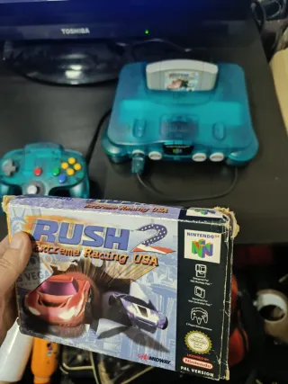 Nintendo N64 con pack espansione turchese