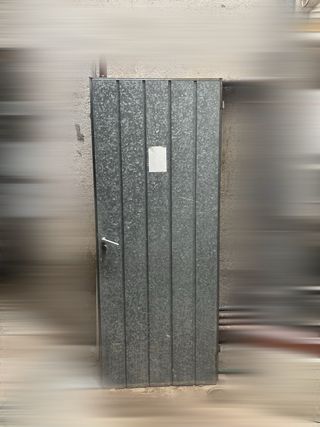 Puerta metálica galvanizada