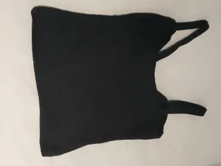 Top negro Mango tirantes con detalle en el pecho