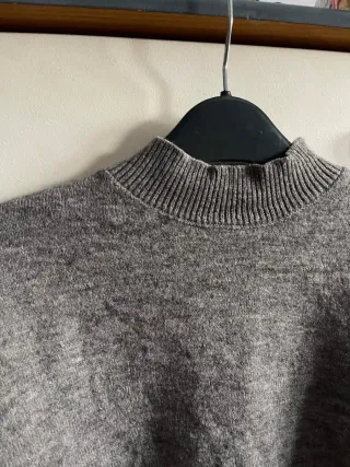 Jersey Shein gris cuello alto talla S