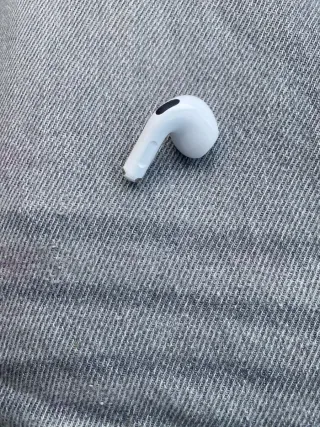 Auricular derecho blanco