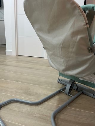 Hamaca para bebé con juguetes