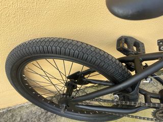 Bicicleta BMX negra